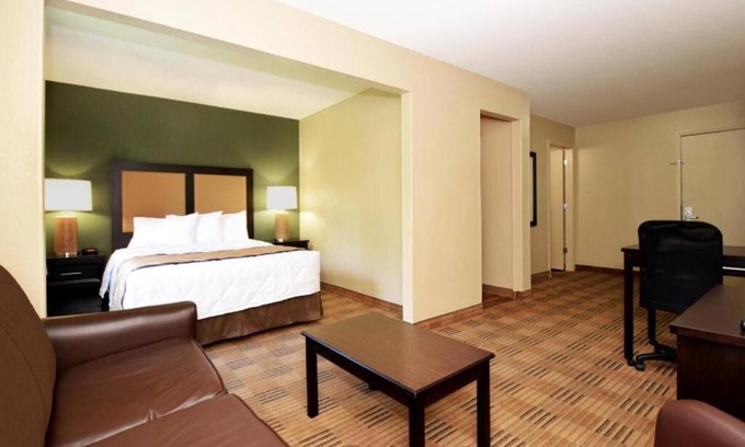 Cary Hotel | Hotel in Cary with WiFi, AC.