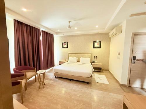 Mathura Hotel | Hotel Madhvam Residency