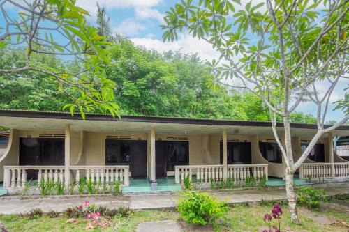 Jerowaru Hotel | Hotel O Bale Gajog Near SDN 2 SEKAROH