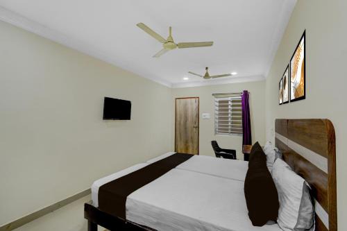 Hyderabad Hotel | Hotel O Golden Paradise