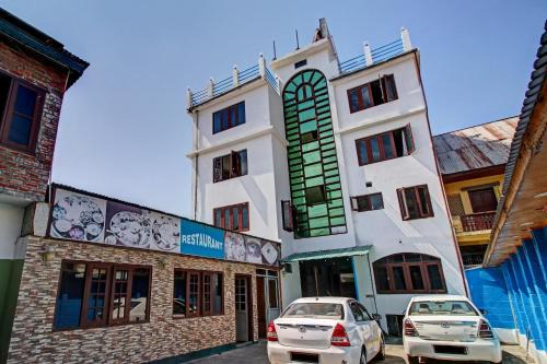 Srinagar Hotel | Hotel O Grand Dawood