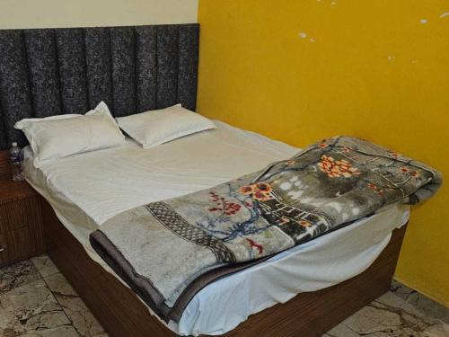 Sardhana Hotel | Hotel O Highway ON