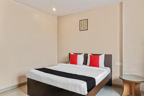 Wagholi Hotel | Hotel O Log Inn Plaza