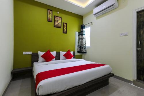 Rau Hotel | Hotel O Nabhyansh Elite Lokmanya Nagar railway station