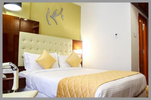 Puri Hotel | HOTEL- O!TT INN - Near Sea Beach - Shree Jagarnath Temple # Restaurant - Parking - Lift & Free Wi-Fi Facilities # Fully Air Conditioned Hotel At Prime Location With Roof Top Sea View