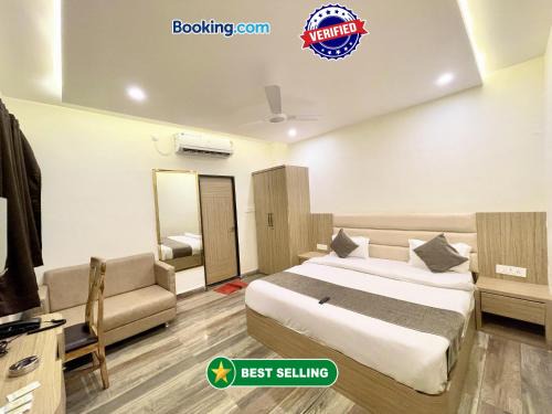 Ujjain Hotel | HOTEL PRAKASH INN ! UJJAIN होटल प्रकाश fully-Air-Conditioned hotel at prime location with Wifi & Parking availability, Newly constructed and Luxurious Rooms - 2