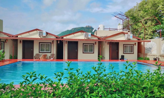 Pushkar Hotel | Hotel Raj Mahal - Luxery Room With Pool