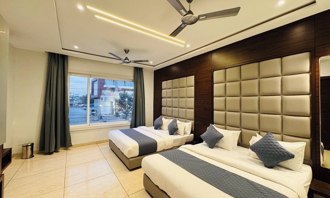 Ujjain Hotel | Hotel Rajdev INN