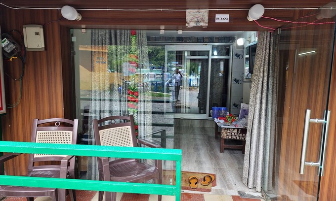 Nainital Hotel | Hotel Relax Max Sariyatal Nainital