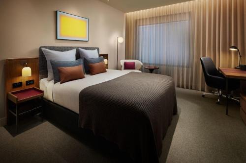 Old Delhi House | Hotel Sapphire Dlx 50 Meter From New Delhi Railway Station