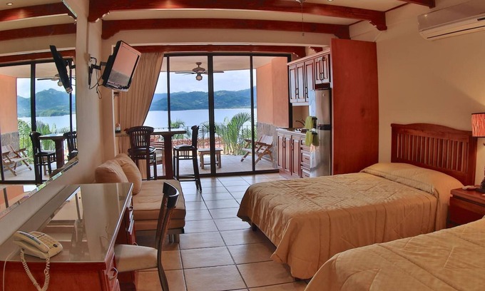Playa Flamingo Apartment | Hotel-style Ocean-view Unit in Flamingo With Pool