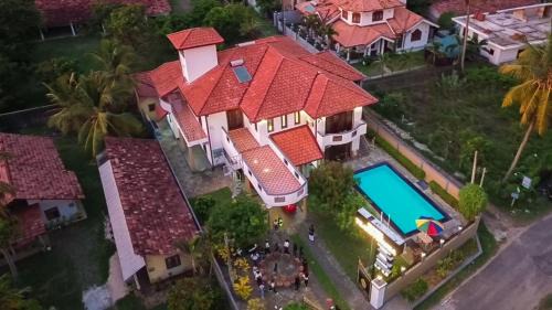 Ettukala Hotel | Hotel Transylvania - Negombo