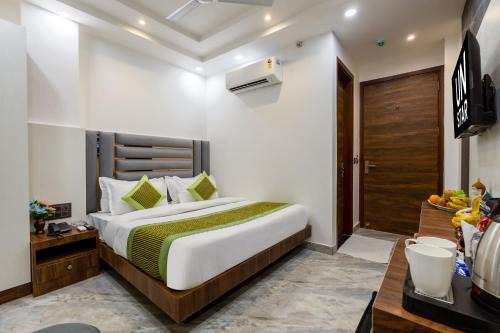 Paharganj Hotel | Hotel UN Star - Walk in from NDLS Station & RK Ashram Metro Station