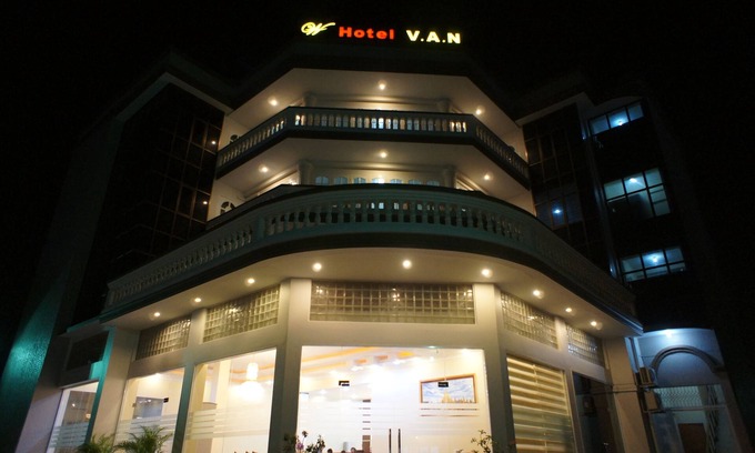 Hlaing Hotel | Hotel V.A.N