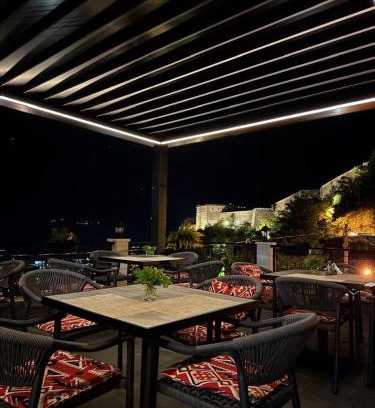 Gjirokaster House | Hotel with Castle View