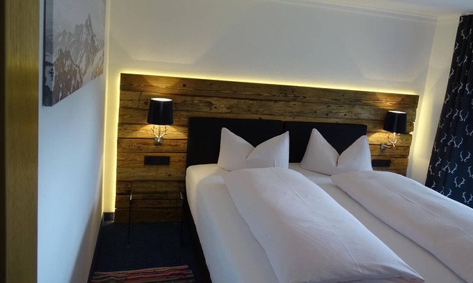 Hirschegg Apartment | HotelApp H - 20m² / 1 room / 4pers./ Balcony - The Berghof