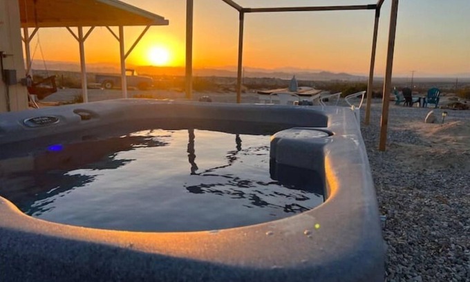 Twentynine Palms Cabin | HotTub & Sunset Views - Relaxing Desert Retreat Near Joshua Tree