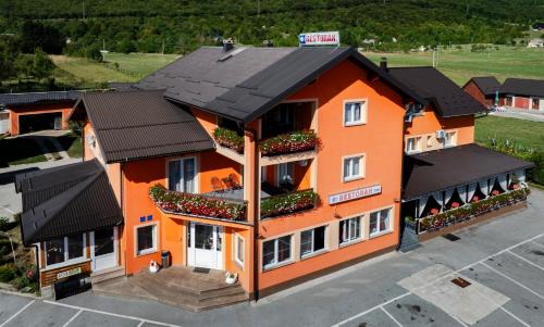 Korenica House | House Šapina