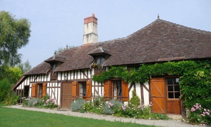 Lusigny-sur-Barse House | House