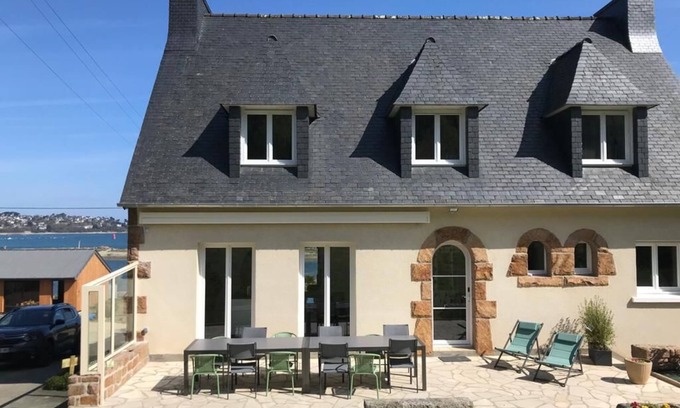 Louannec House | House of Pen ar Garen: 200m² facing the sea and the bay of Perros-Guirec
