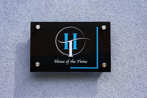 Mesagne Apartment | House of the Twins