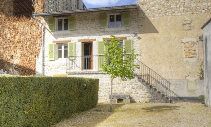 Poncin Hotel | House Poncin - 4 pers 73 m2 3/2