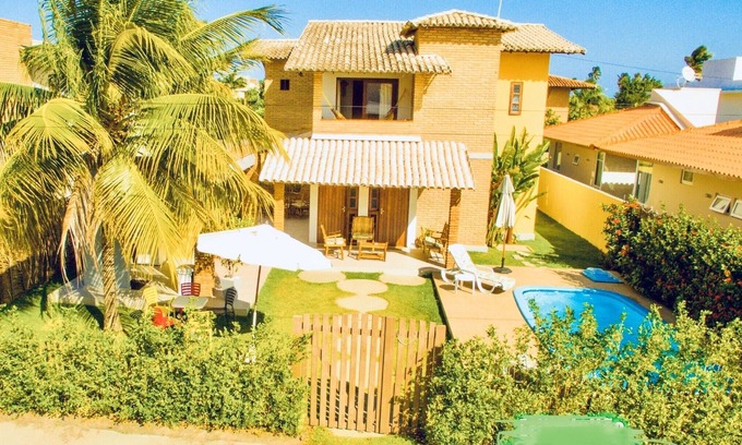 Maceio House | House with 5 suites in a gated community just a few meters from the beach and Hibiscus