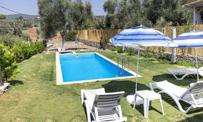 Yaliciftlik House | House with Garden and Private Pool in Bodrum