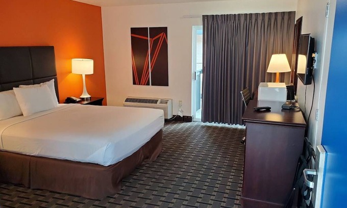 North Spokane Hotel | Howard Johnson by Wyndham Spokane
