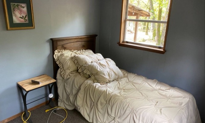 Octavia Cabin | Hunter/fisherman cabin close to boat ramp and National Forest