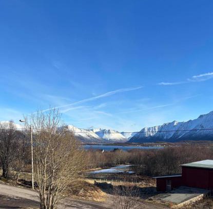 Sortland Apartment | Hus med havutsikt i vakre Vesterålen - naboen til Lofoten