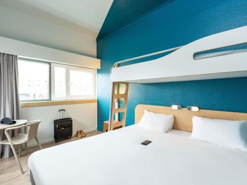 Pantin Hotel | ibis budget Paris Porte de Pantin