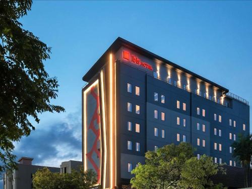 Surabaya Hotel | ibis Surabaya Tidar