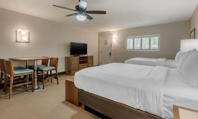 Jekyll Island House | Ideal Family Suite Minutes from Jekyll Island Fun | Onsite Pool, Free Parking!