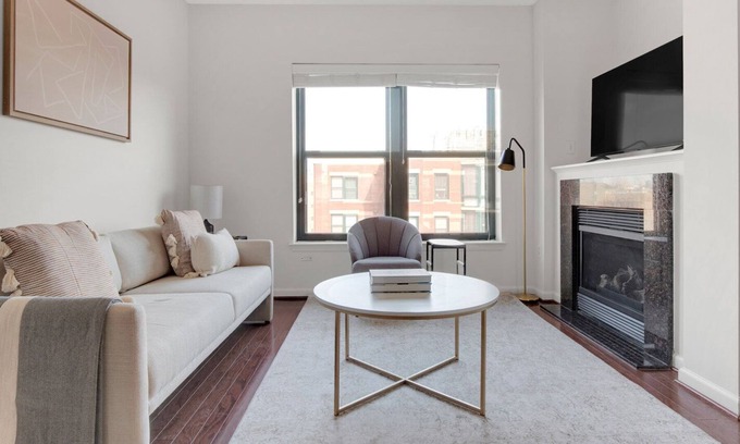 Logan Circle Apartment | Ideal Logan Circle 2BR w/ Gym, W/D & Pool, walk to bars by Blueground