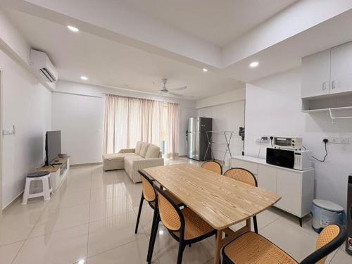 Gelugor Apartment | Ideal Residency Penang