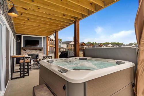 Table Rock House | Idle Time at Table Rock Lake