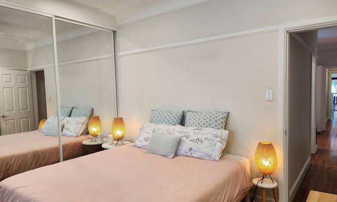 Willoughby House | Idyllic 4bedroom home in Willoughby. Direct access to park & playground.
