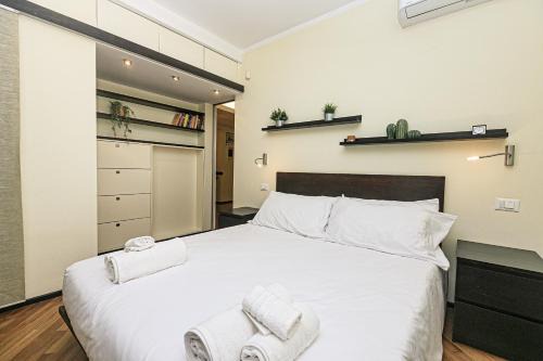Quarto dei Mille Apartment | iFlat Mare Fuori Suite Apartment
