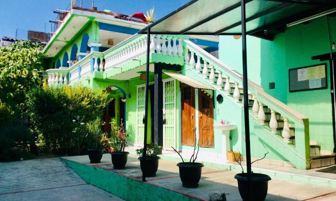 Del Cerrillo Hostel | Iguana Hostel