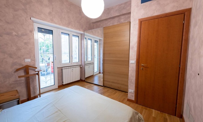Gianicolo Apartment | Il Giardino di Alice