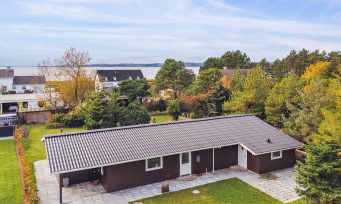 Vibæk Strand House | "Ilva" - 250m from the sea by Interhome
