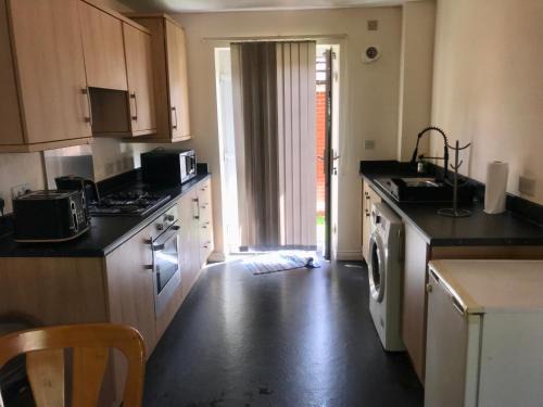 Smethwick Apartment | Immaculate 2-Bed Apartment in Smethwick