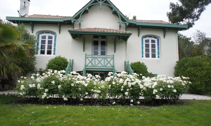 Arcachon Ski Chalet | In garden charm and comfort for the independent annex building of the Villa