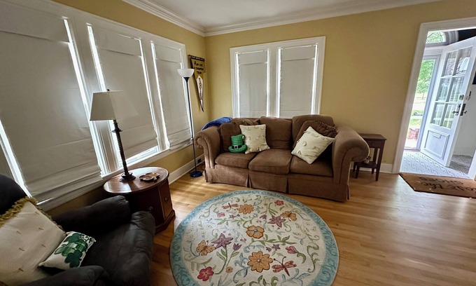Harters Heights House | In Harter Heights, it’s a quick walk to Notre Dame, with WiFi, AC, nice kitchen!