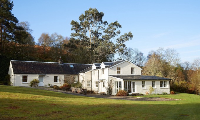 Taynuilt Cottage | In the most idyllic setting is Port na Mine, a very special holiday home with breath-taking views.