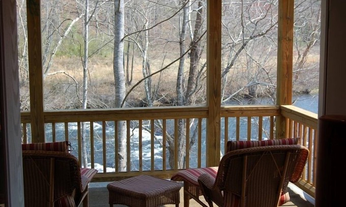 Hayesville Cabin | Incredible Custom Home On The Banks Of The Hiwassee River!