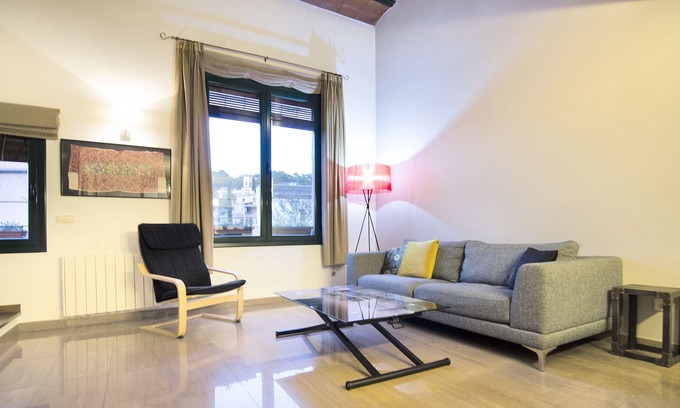 Barri Vell Apartment | Incredible duplex with high ceilings in old neighborhood