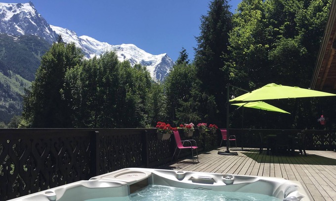 Les Praz-de-Chamonix Ski Chalet | Incredible Chalet-Terrace Incredible-Jacuzzi & Sauna