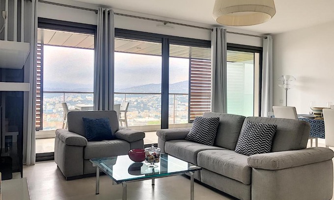 Mont Boron Apartment | Incredible views of Nice in a calm luxury complex & big park
